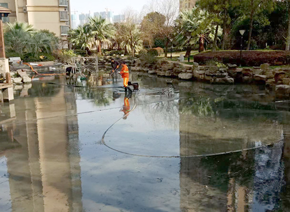 西峰景观池淤泥清理